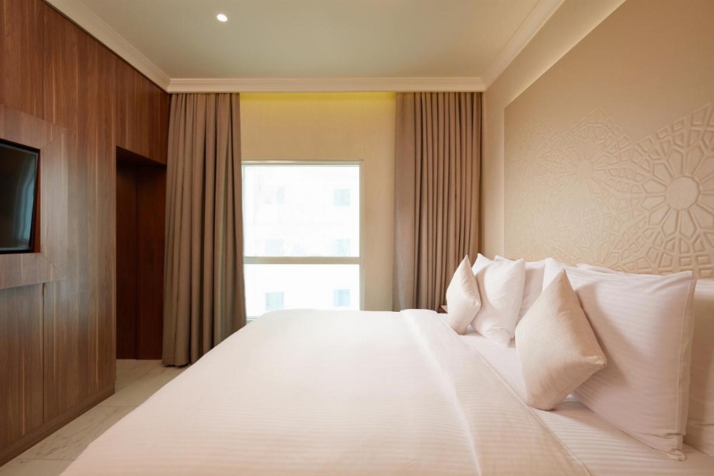 Grand Deluxe King Room